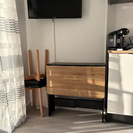 Front De Apartament