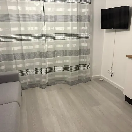 Front De Apartament